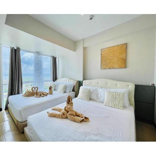 Heart of Mactan Newtown big space with free wifi and pool access