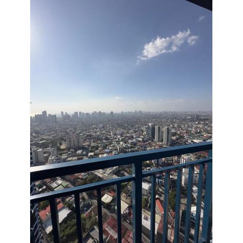 Heart of Makati, Fully furnished condo, cbd central location