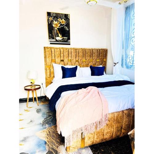 Heart of the City Private Room with Amazing Views, Fast WiFi ,AC and walkable