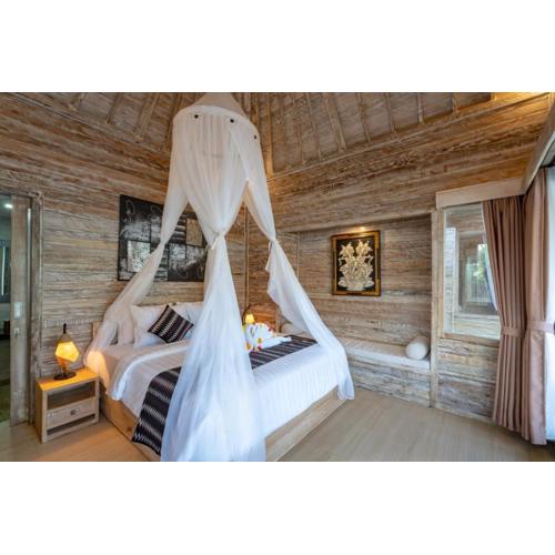 Helly's Secret Garden Cottage