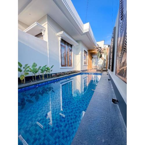 Hening Pool Residence