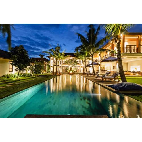 Heritage Villa, Ultimate 6 bed, 20 meter pool 700 metre from beach