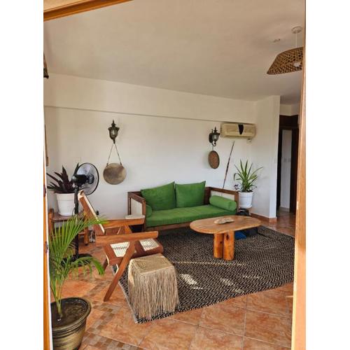 Hewani a bright & airy 1 BR apartment with an ocean view & pool