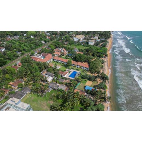 Hibiscus Beach Hotel & Villas