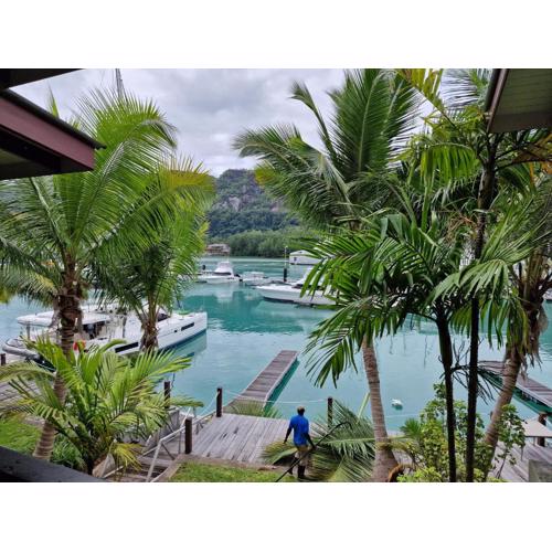 Hibiscus Suite by Simply-Seychelles