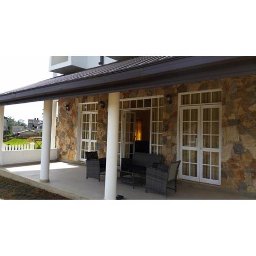 Hide Out Hills Bungalow