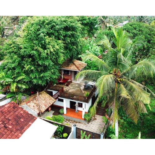 Hide Surf Hostel Madiha