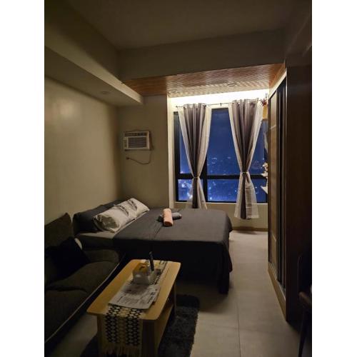 High-Floor Studio with City Views- Skystay 3803 by D