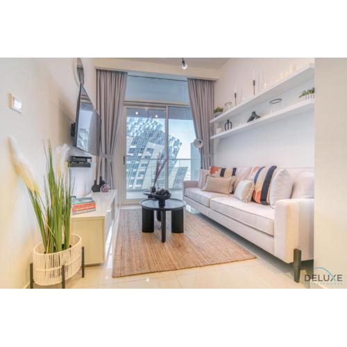 High-Rise 1BR with Dubai Water Canal and City Views,Vera Tower, Business Bay by Deluxe Holiday Homes