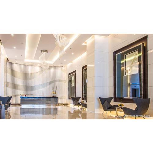 High Rise 2br In the Makati Skyline with KTV Pools