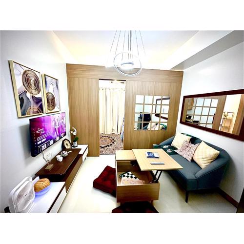 High Rise Condominium with Balcony, Pool, Gym, Skygarden, Grand lobby and Working Lounge 28F