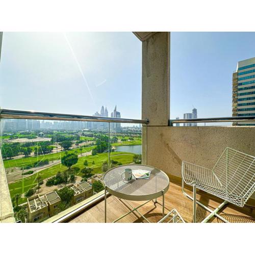 HiGuests - 2 BR Escape Golf View Haven in The Greens