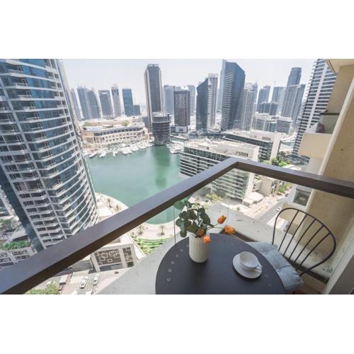 HiGuests - Artistic Waterfront Apt, Perfect for Beach Lovers