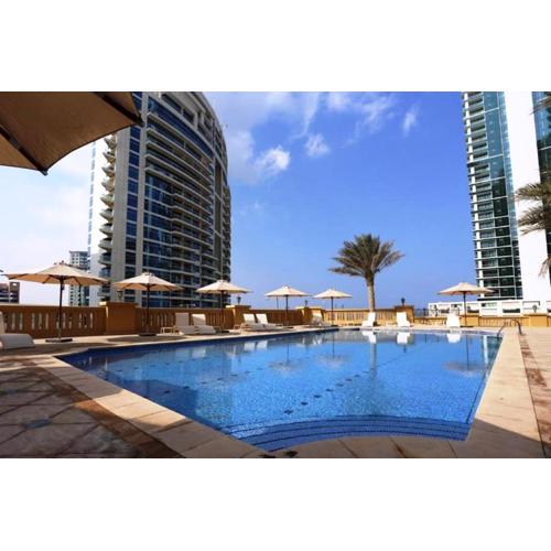 HiGuests - Charming Apt in JBR with Balcony by the Beach