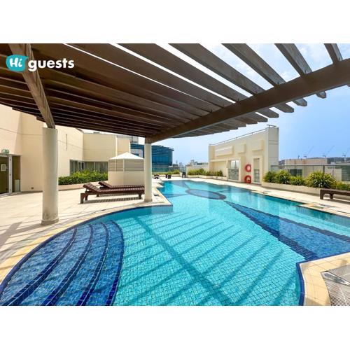 HiGuests - Elegant Family Retreat in Dubai's Deira 3BR Oasis