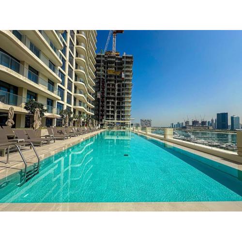 HiGuests - Emaar Beachfront Haven with Majestic Marina Views