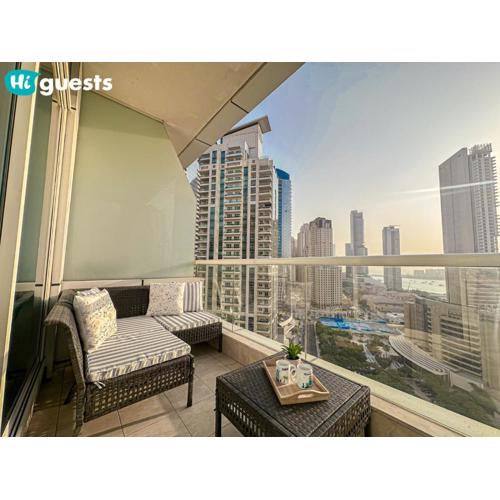 HiGuests - Exceptional Apt with Furnished Terrace By the Sea