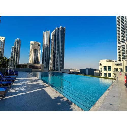 HiGuests - Luxury Living With Huge Terrace in Creek Harbour