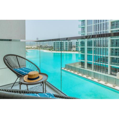 HiGuests - Step Into Heaven In This Lakeside Apartment