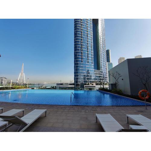 HiGuests - Stylish Apartment Floating Over The Marina Waters