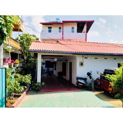 Hikkaduwa Family Inn