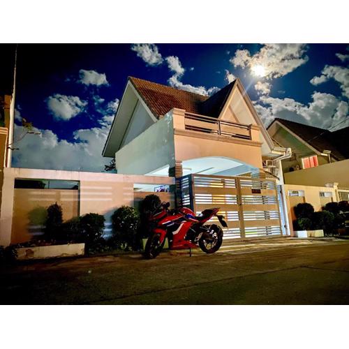 Hillary Timog Park Homes