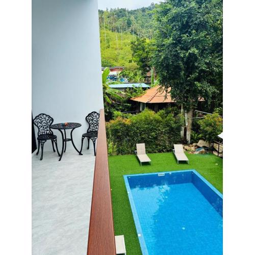 Hillside Haven-Luxury Room