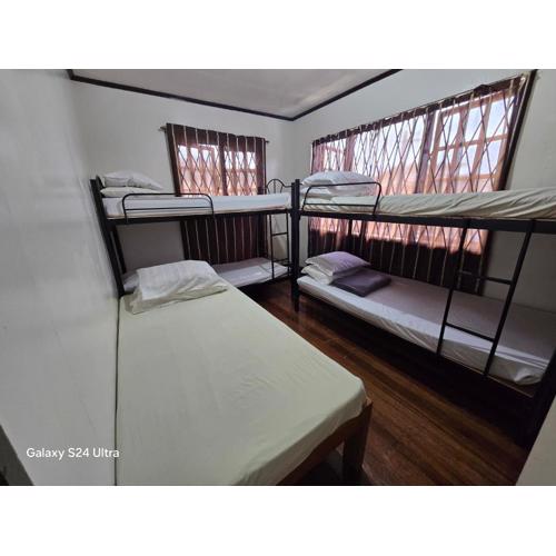 Hillside Vacationers homestay