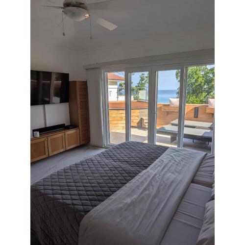 Hispanola Beach 3 Bdr Outdoor Jacuzzi