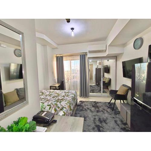 Hola! Condotel @ Inspiria Davao