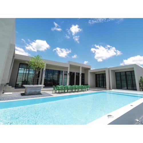 holiday fever x the pool