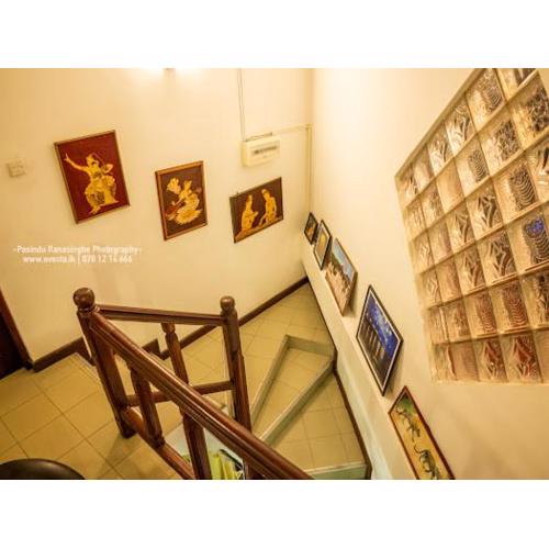 Holiday inn chill place