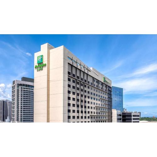 Holiday Inn & Suites Makati by IHG