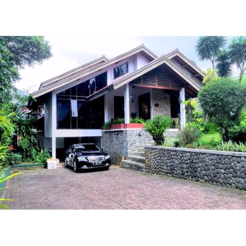 Holidayhome Alam Cipanas Puncak