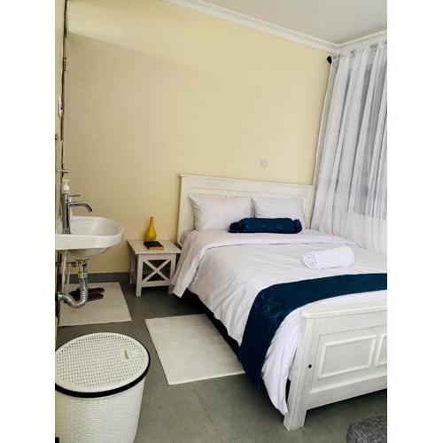 Homa Hill studio apartment