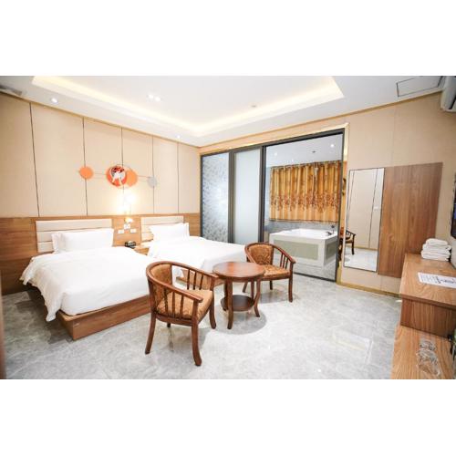 Home me Hotel Makati