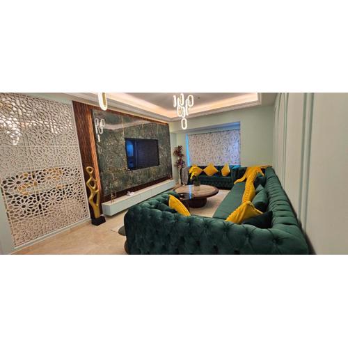 Homeeza Luxury 2BR Apartment Sea Views Dubai Marina