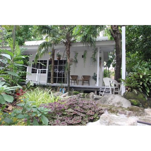 Homeku Guesthouse Room 4 Cozy Stay Close to Suvarnabhumi Airport