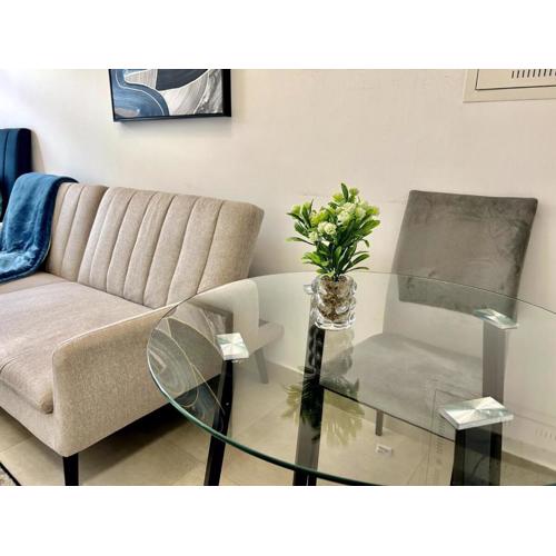 Homes2Retreat - Stylish Studio Gym & Pool, JVC Dubai