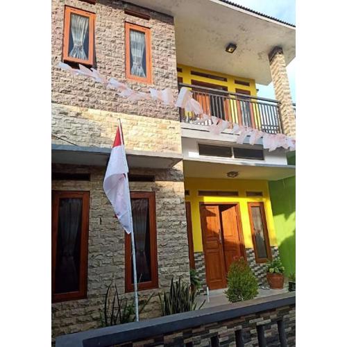 Homestay Kuning Ceria - Murah, Akses kota & wisata