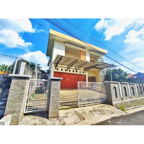 Homestay Parikesit Rent Full House