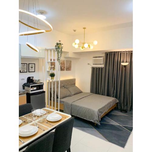 Hometel by ECR at Viceroy Residences