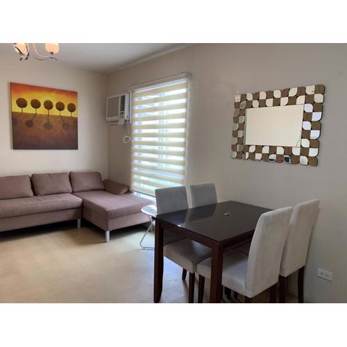 Homey 2 BR Unit w/Pool in Avida IT Park
