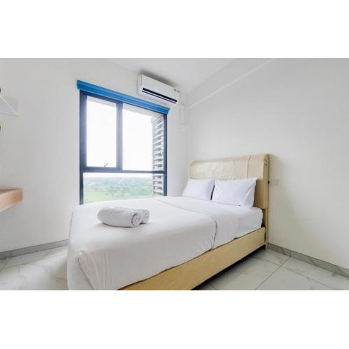 Homey and Cozy Studio Sky House Alam Sutera Apartment By Travelio