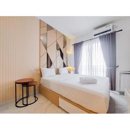 Homey and Cozy Studio Sky House BSD Apartment near AEON By Travelio
