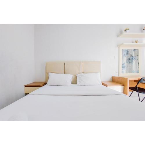 Homey and Elegant Studio Amazana Serpong Apartment By Travelio