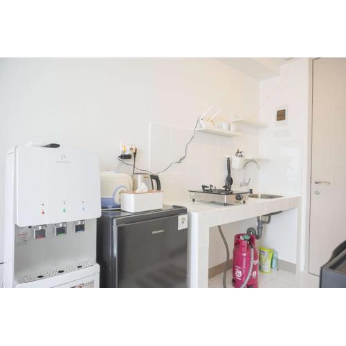 Homey and Good Choice Studio Tokyo Riverside PIK 2 Apartment By Travelio