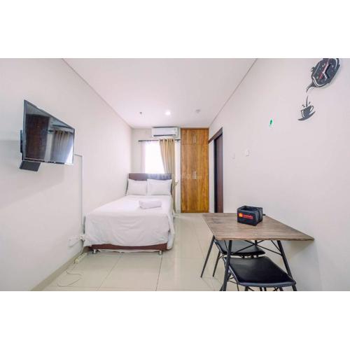 Homey and Modern Look Studio Apartment Atlanta Residences By Travelio