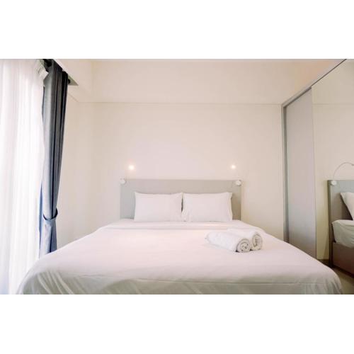 Homey and Simply Look 1BR Bintaro Embarcadero Apartment By Travelio