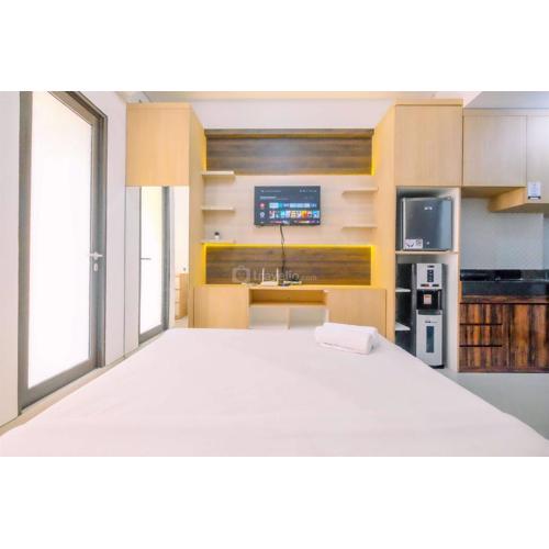 Homey and Well Design Studio Transpark Cibubur Apartment By Travelio